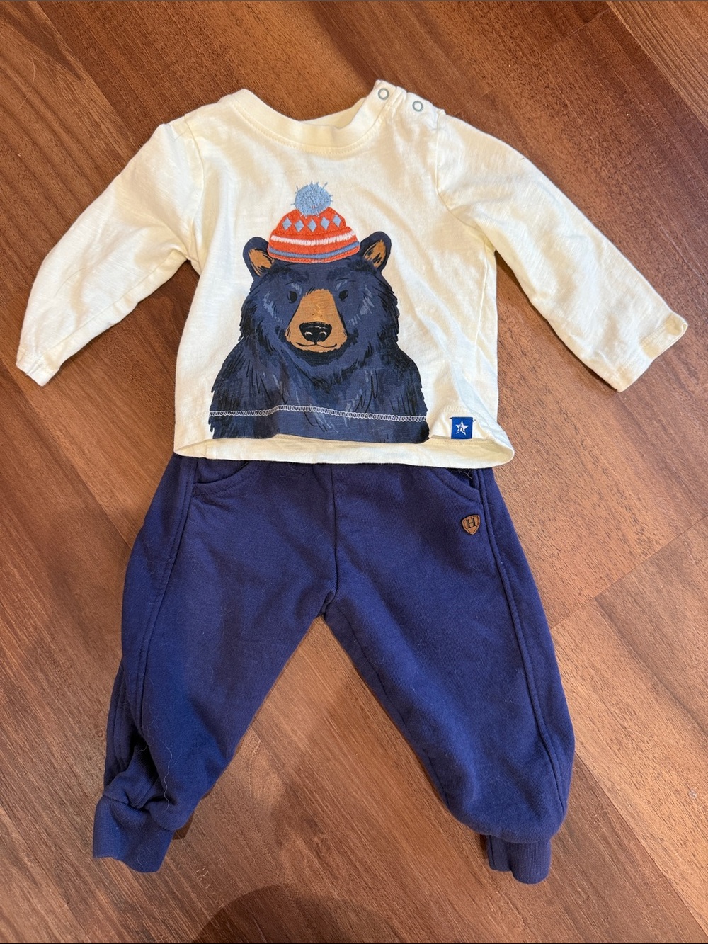 Hatley Bear Graphic Tee & Navy Jogger Set - Cream & Navy